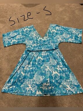 Lily Pulitzer Blue Tropical Print V-Neck Dress w/shorts